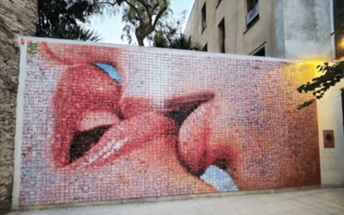 Barcelona Gothic Quarter: Walking Tour With Audio Guide - Exploring the Gothic Quarter