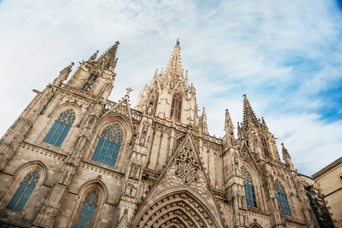 Barcelona: Gothic Walking Tour With Tapas & Flamenco Show - Booking and Logistics