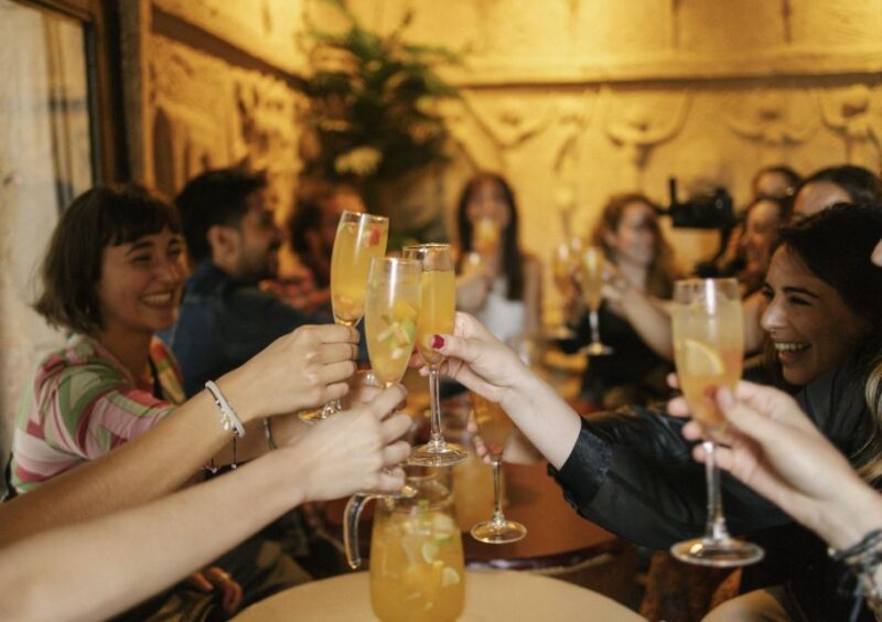 Barcelona: Guided City Pub Crawl With 4 Drinks - Key Points