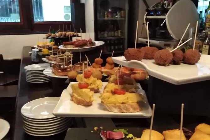 Barcelona Guided Street Food Tour and Gothic Quarter Visit - Accessibility and Requirements