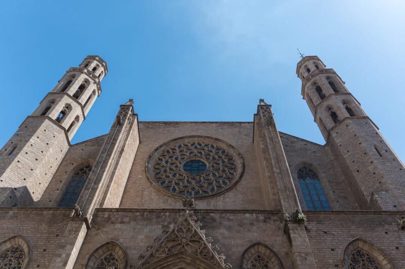 Barcelona Guided Tour in French - Booking Information