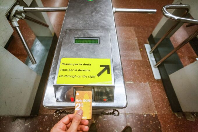 Barcelona: Hello Barcelona Public Transport Travel Card - Ticket Validity and Journey Allowance