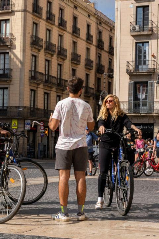Barcelona: Hidden Gems-Alternative Districts Tour by E-Bike - Itinerary and Districts
