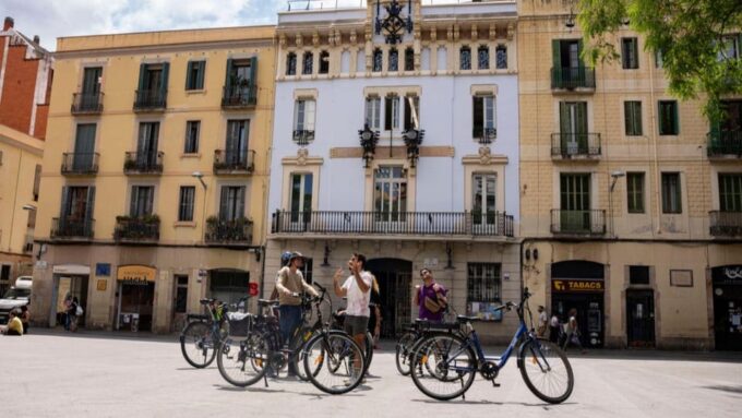 Barcelona: Hidden Gems-Alternative Districts Tour by E-Bike - Meeting Point