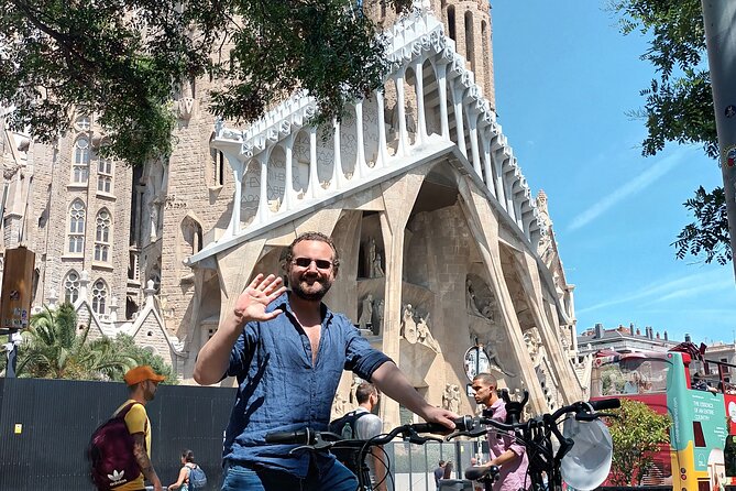 Barcelona Highlights Bike Tour - Exploring Barcelonas Iconic Sites