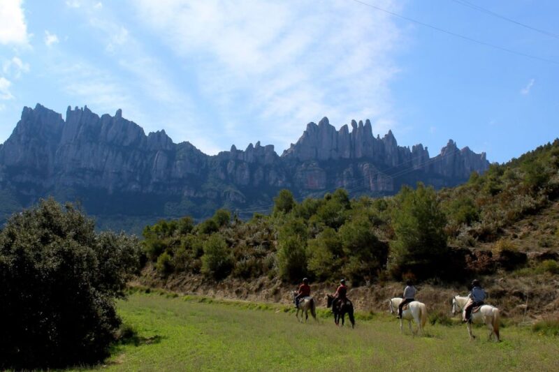 Barcelona: Hiking and Horse Riding Day-Trip in Montserrat - Free Time and Food Market