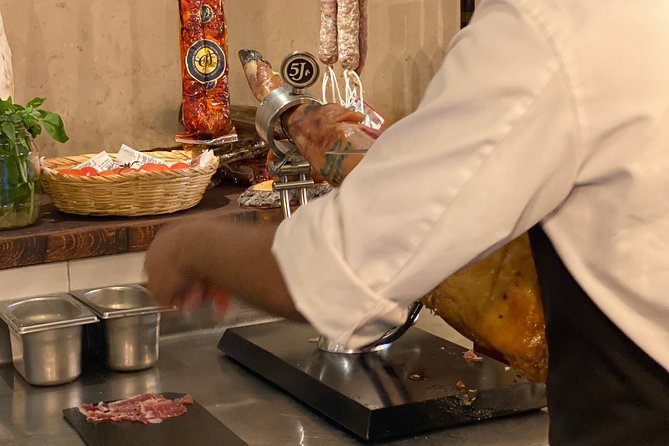 Barcelona Historic Walking Tour and Food Experience - Tour Logistics