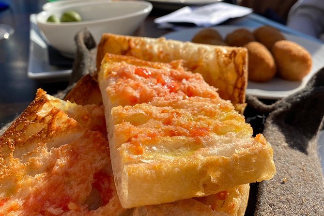 Barcelona Historic Walking Tour and Food Experience - Traveler Experience