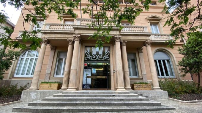 Barcelona: History & Legends Comedy Tour of Sabadell - Ideal for Various Groups and Occasions