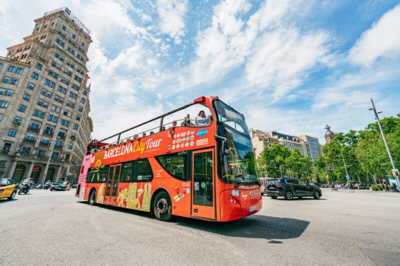 Barcelona: Hop-On Hop-Off Bus & Aquarium Tour - Exploring the City With Hop-On Hop-Off