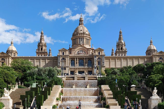Barcelona in 1 Day: Sagrada Familia, Park Guell,Old Town & Pickup - Air-conditioned Transportation Provided