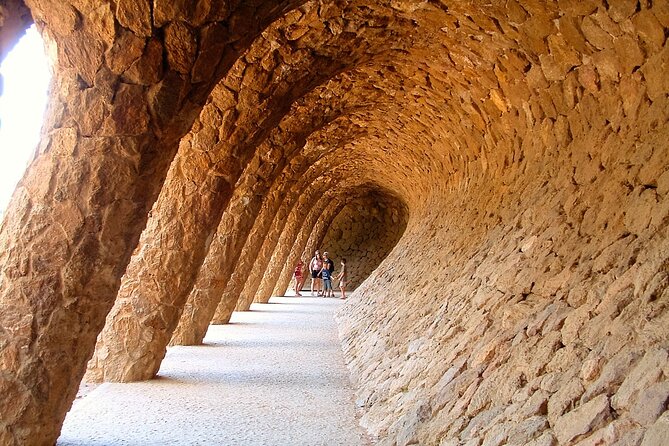 Barcelona in 1 Day: Sagrada Familia, Park Guell,Old Town & Pickup - Ticket Exclusions and Private Tour Option