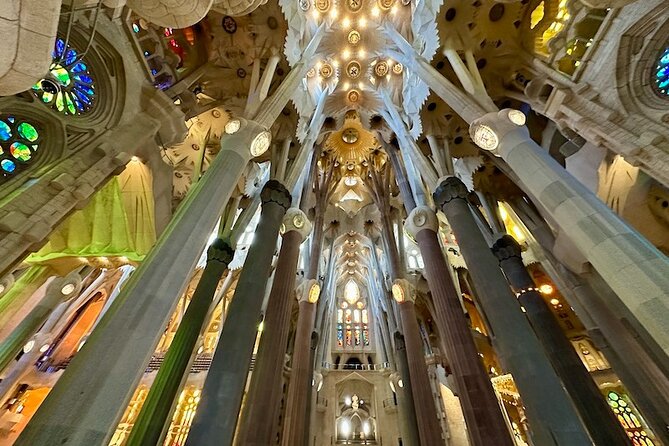 Barcelona in a Day Tour: Sagrada Familia, Park Guell & Old Town - Important Information