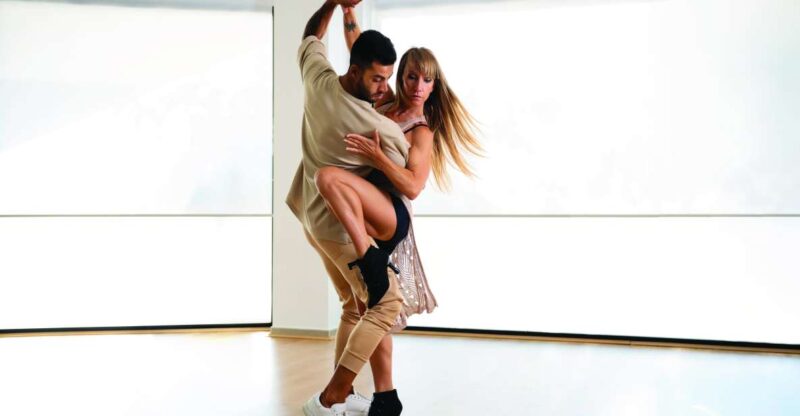 Barcelona: Latin Dance & Salsa Class Experience - Key Points