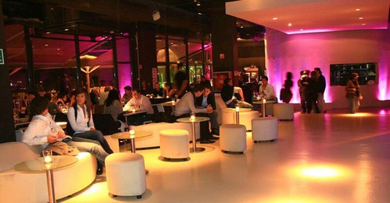 Barcelona: Limousine Tour With Bar - Highlights