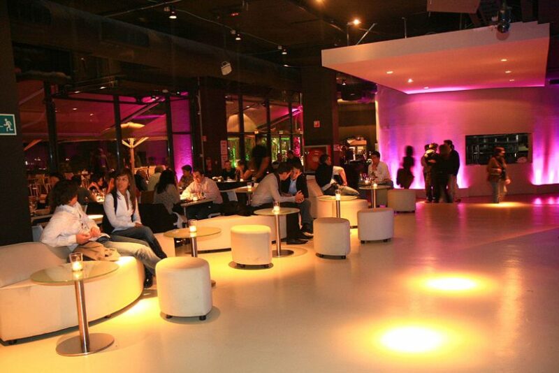 Barcelona: Limousine Tour With Bar - VIP Club Access