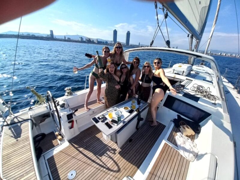 Barcelona: Luxury Private Sunset Yacht Cruise - Sunset Views and Sights