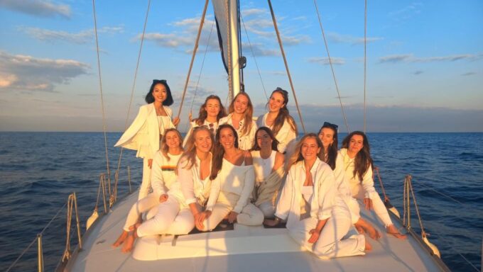 Barcelona: Luxury Private Sunset Yacht Cruise - Group Size and Pricing