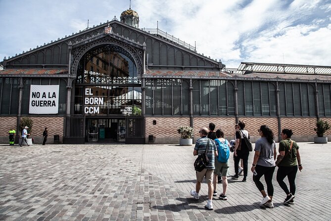 Barcelona Markets Walking Tour With Las Ramblas and La Boqueria - Group Size and Bookings