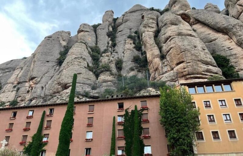 Barcelona: Monserrat Private Transfer - Key Points