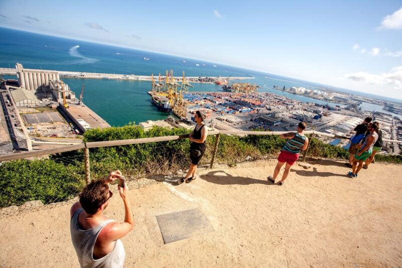 Barcelona: Montjuïc Cable Car Roundtrip Ticket - Operational Details