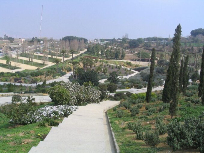 Barcelona: Montjuïc Cable Car Ticket With 2 Audio Guides - Admission Options