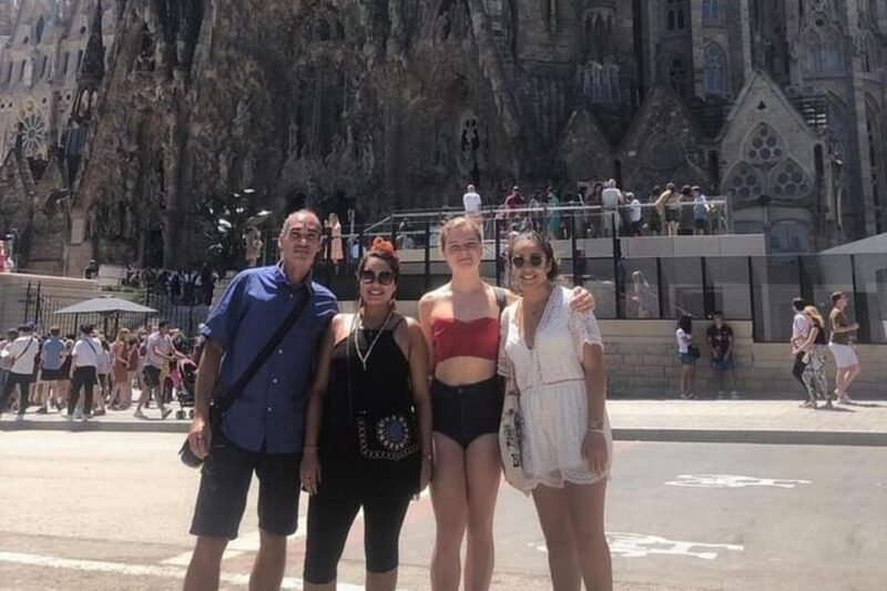Barcelona : Montjuic Walking Tour With a Guide - Itinerary Highlights