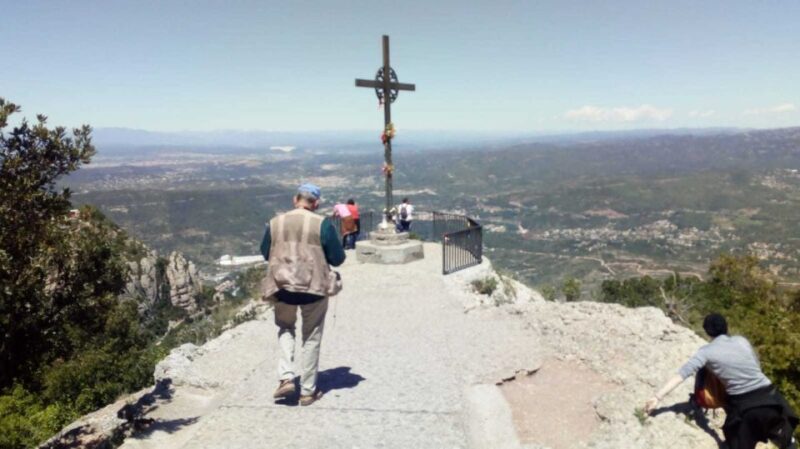 Barcelona: Montserrat Private Trip With Cable Car and Lunch - Cable Car to Mountain Views