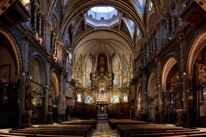 Barcelona: Montserrat Tour With Cog-Wheel & Black Madonna - Scenic Ride and Attractions