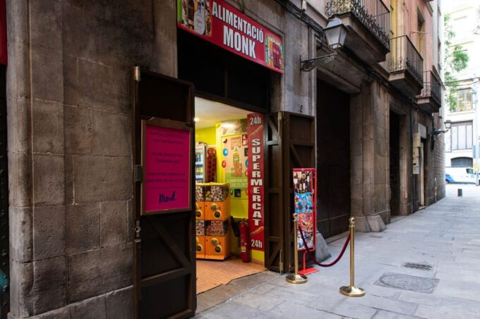 Barcelona Nightlife Secrets: Guided Tour - Discovering Barcelonas Hidden Speakeasies