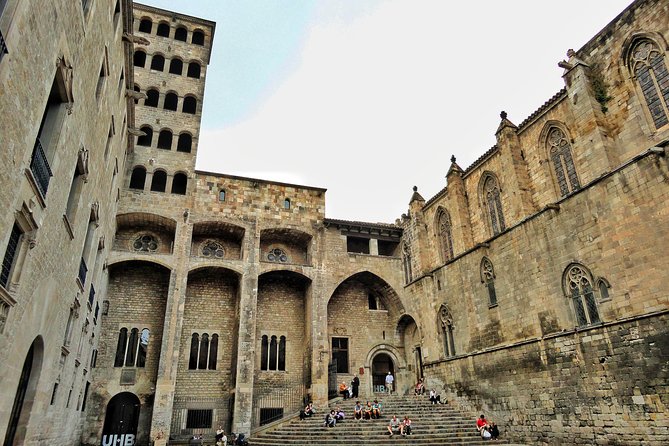 Barcelona Old Town and Gothic Quarter Walking Tour - Meeting and Pickup
