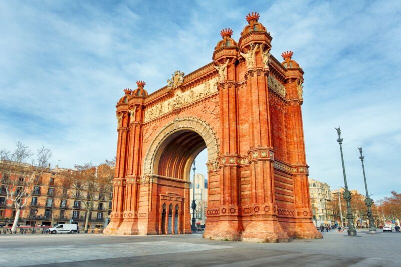 Barcelona Old Town and Top Attractions Private Car Tour - Private Car Transfers and Pickup/Drop-off