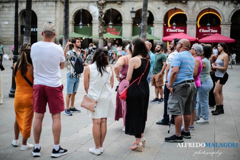 Barcelona: Old Town Guided Walking Tour - Key Highlights