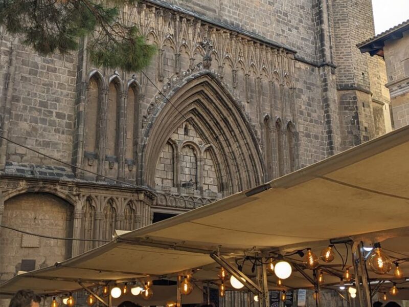 Barcelona: Old Town Private Walking Tour of Past and Present - Savoring Flavors at La Boqueria