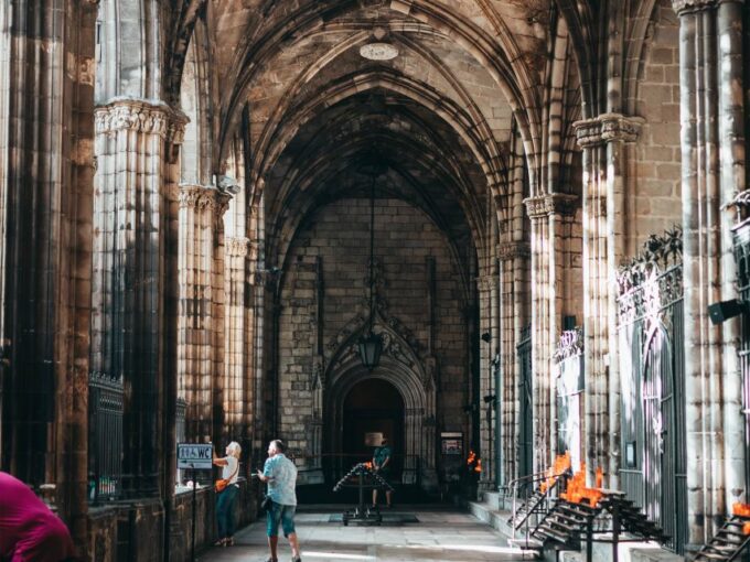 Barcelona: Old Town Private Walking Tour of Past and Present - Strolling Down Las Ramblas