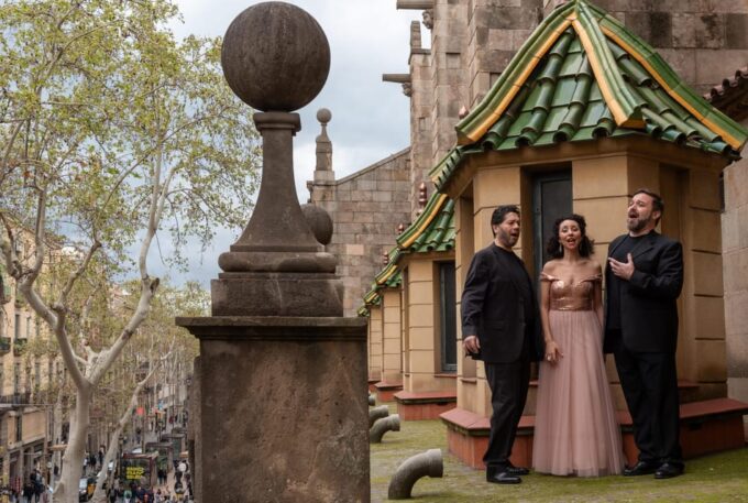 Barcelona: OPERA HITS Concert at Historical Casa Museu - Meeting Point