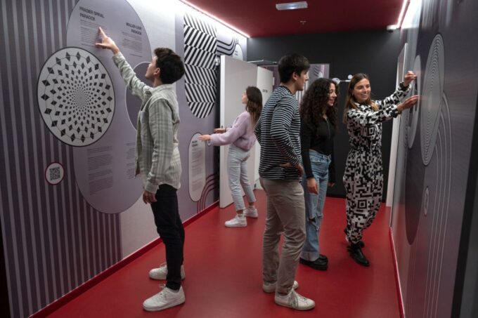 Barcelona: Paradox Museum Entry Ticket - Boutique and Souvenir Shopping