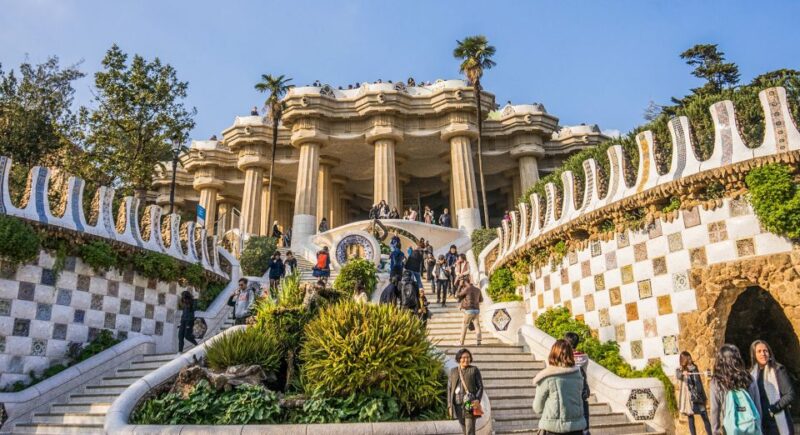 Barcelona: Park Guell Guided Tour With Skip the Line Entry - Tour Highlights