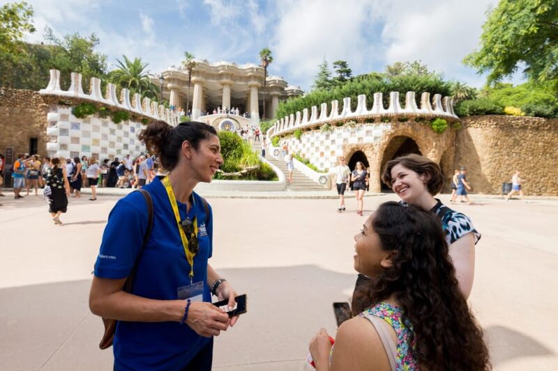 Barcelona: Park Guell Guided Tour With Skip-The-Line Entry - Meeting and Directions