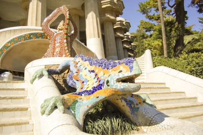 Barcelona: Park Güell Guided Walking Tour and Entry Ticket - Panoramic City Views From Terrace