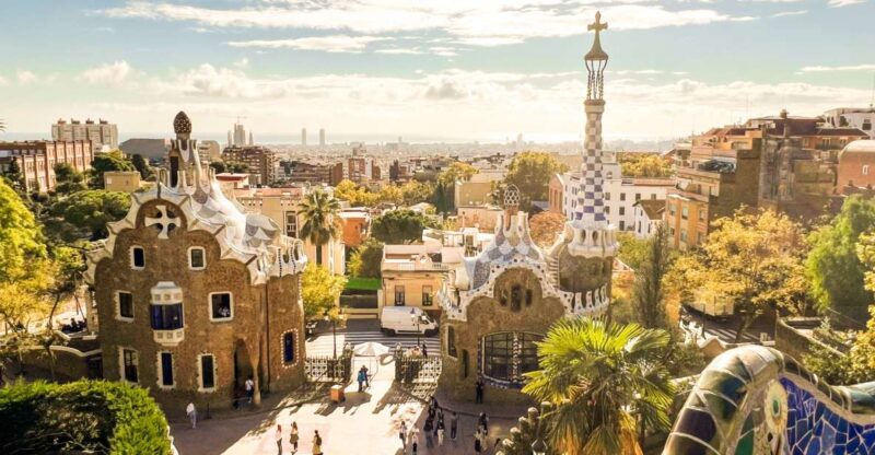 Barcelona: Park Güell & La Sagrada Familia Tickets and Tour - Meeting Point and Transportation