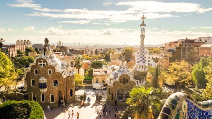 Barcelona: Park Güell & La Sagrada Familia Tickets and Tour - Skip-the-Line Access