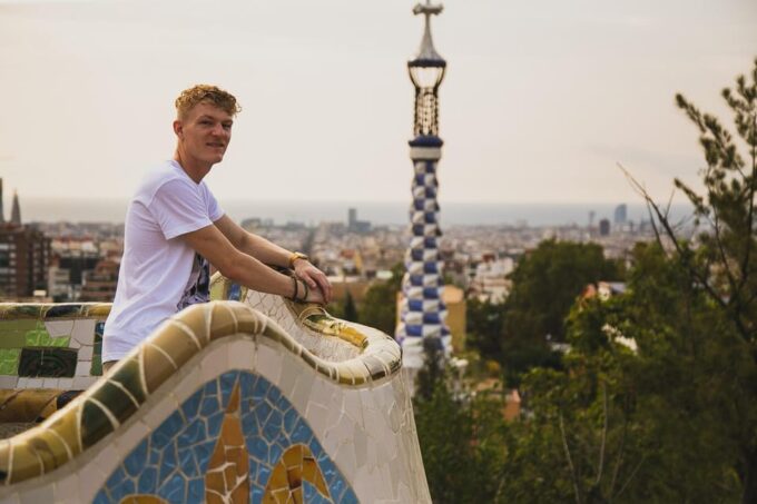 Barcelona: Park Güell Private Photography Experience - Accessibility and Language Options