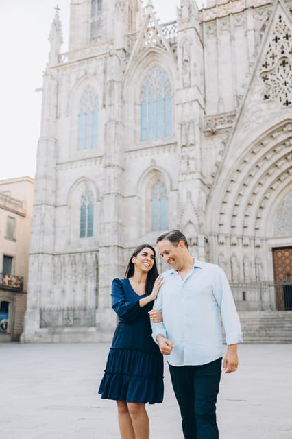 Barcelona: Photoshoot Tour Old Town, Gothic Quarter - Key Points