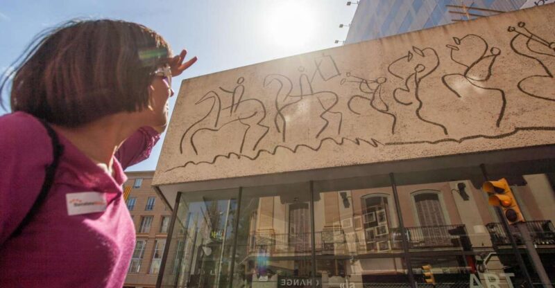 Barcelona: Picasso Walking Tour With Picasso Museum Entry - Exploring Picassos Neighborhood