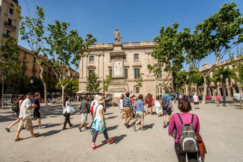 Barcelona: Picasso Walking Tour With Picasso Museum Entry - Discovering Picassos Public Art Piece