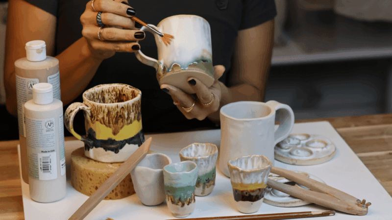 Barcelona: Pottery Workshop With Wine - Key Points