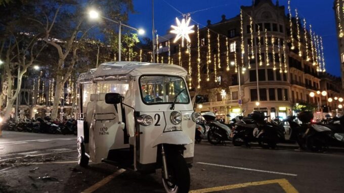 Barcelona: Private Christmas Lights Tour by Eco Tuk Tuk - Booking and Availability