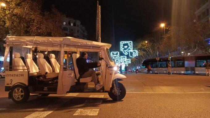 Barcelona: Private Christmas Lights Tour by Eco Tuk Tuk - Frequently Asked Questions