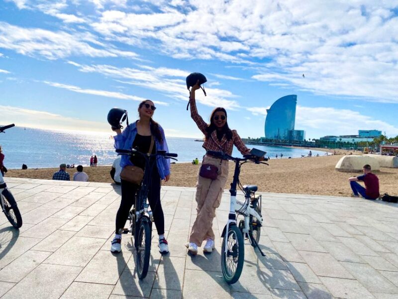 Barcelona: Private E-Bikes Tour / Electric Scooter - Exploring the Gothic Quarter